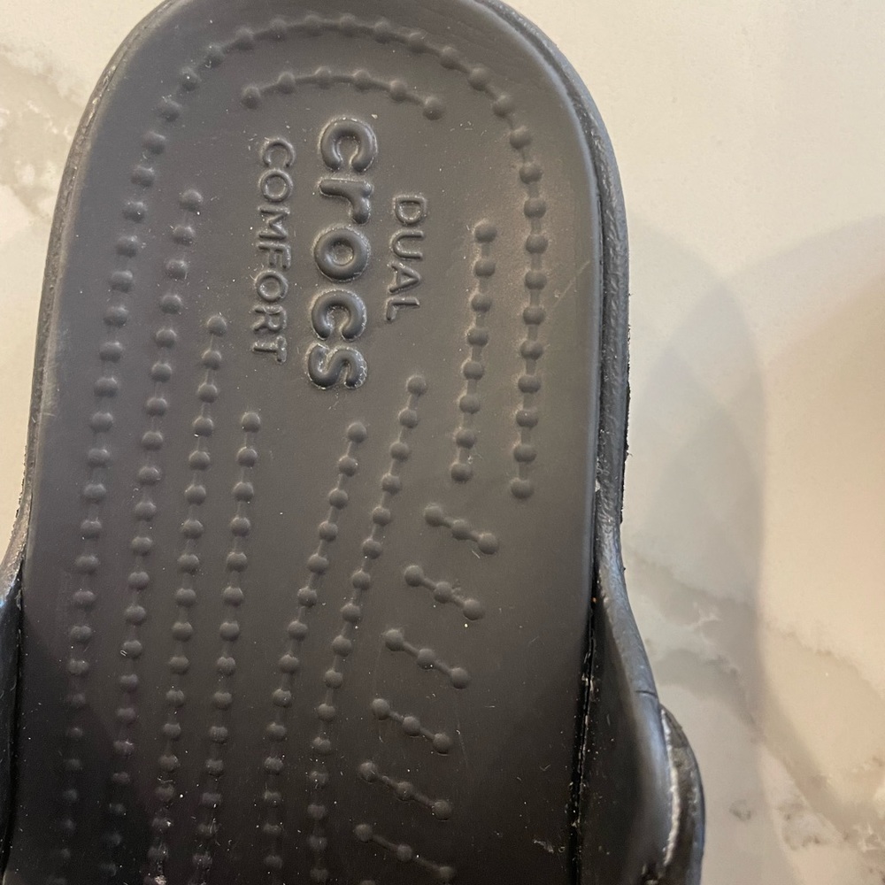 Dual crocs comfort flip flop/ sandals